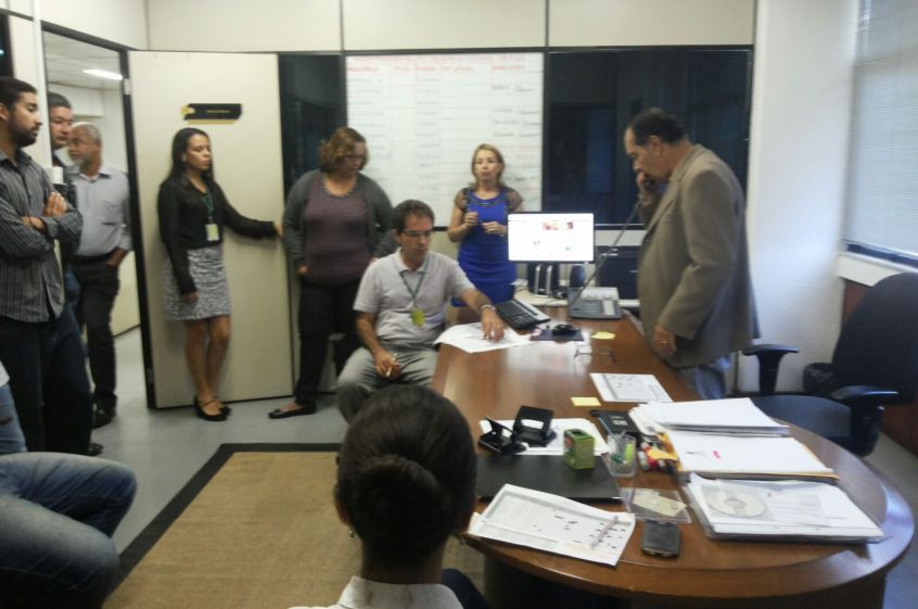 Reunião para explicar o programa de Rádio web Reunião para explicar o programa de Rádio web