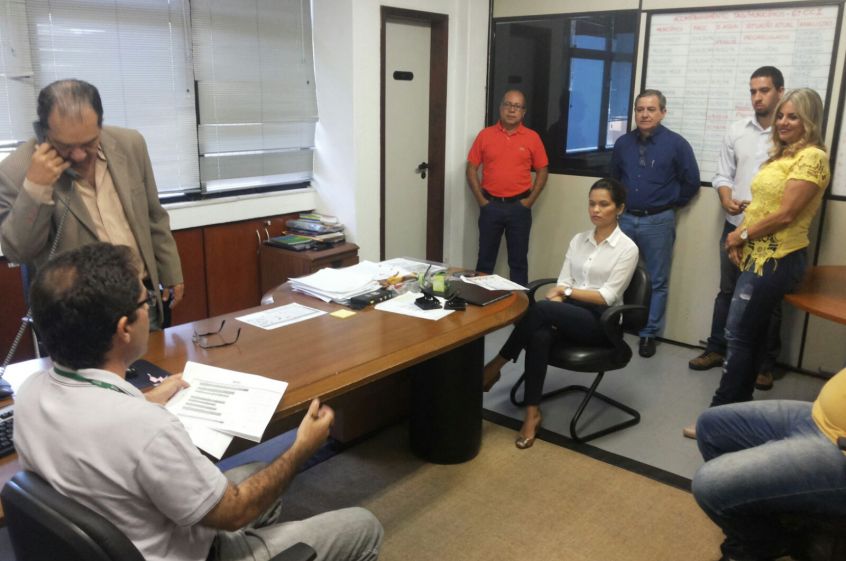 Reunião para explicar o programa de Rádio web Reunião para explicar o programa de Rádio web