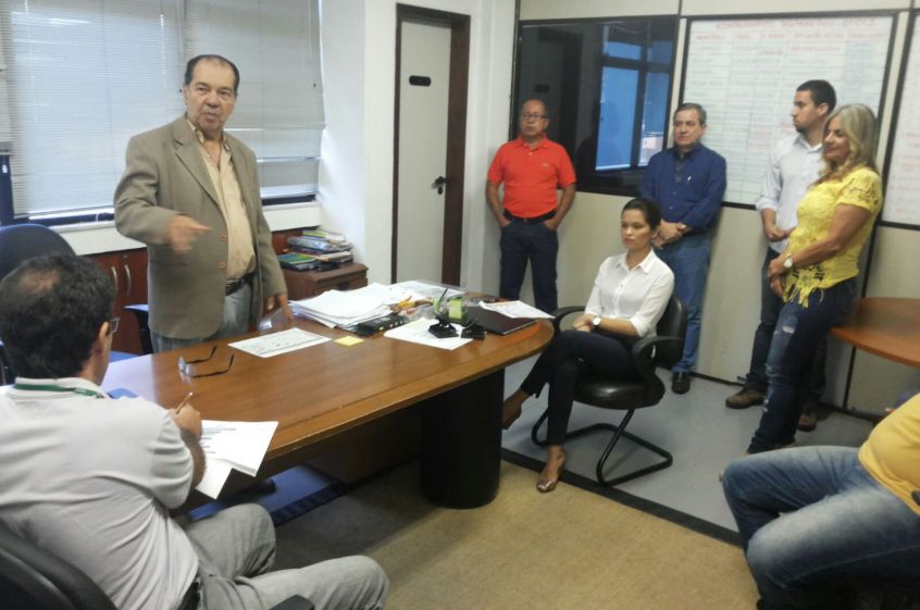 Reunião para explicar o programa de Rádio web Reunião para explicar o programa de Rádio web